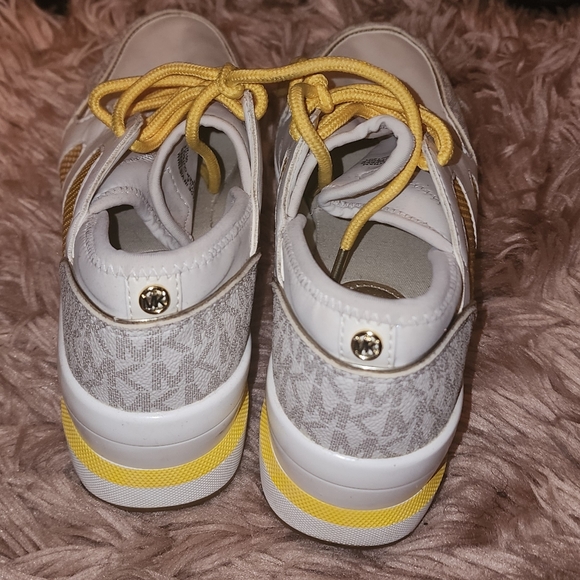 Michael Kors Sneakers - Picture 3 of 4
